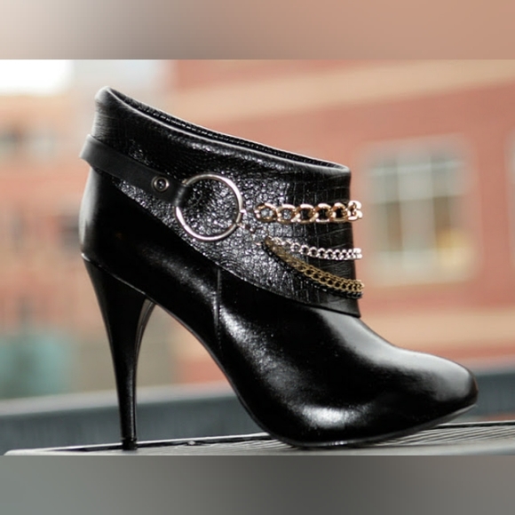 Black Leather Ankle Bootie NEW! - Picture 4 of 11